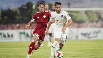 Ümraniyespor 10 kişiyle güldü