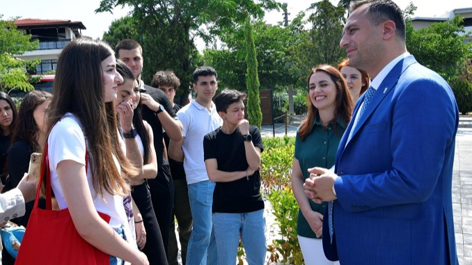 Bornova’dan Öğrencilere Ücretsiz Tercih Desteği