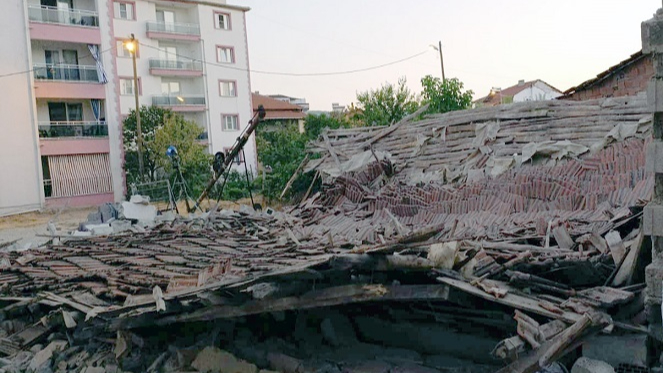 Manisa’da depremde 6 kişi yaralandı