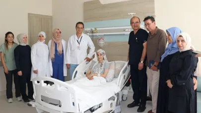 Yemek borusu yanan genç anne sağlığına kavuştu