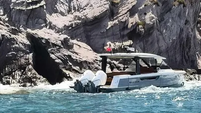 Bodrum’da Arızalanan Teknedeki 3 Kişi Kurtarıldı