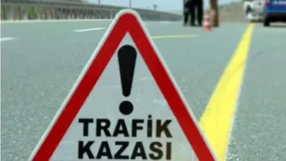 Uşak’ta motosiklet otomobile çarptı: 1 ölü, 1 yaralı