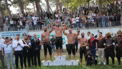 Domaniç Yağlı Güreşleri’nde Başpehlivan Nedim Gürel