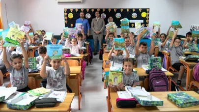 Bornova’dan Minik Öğrencilere Kırtasiye Desteği
