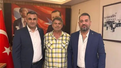 Söke’de iki CHP’li meclis üyesi AK Parti’ye katıldı