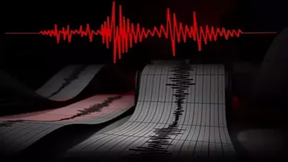 Sındırgı’da 4.3’lük deprem korkuttu