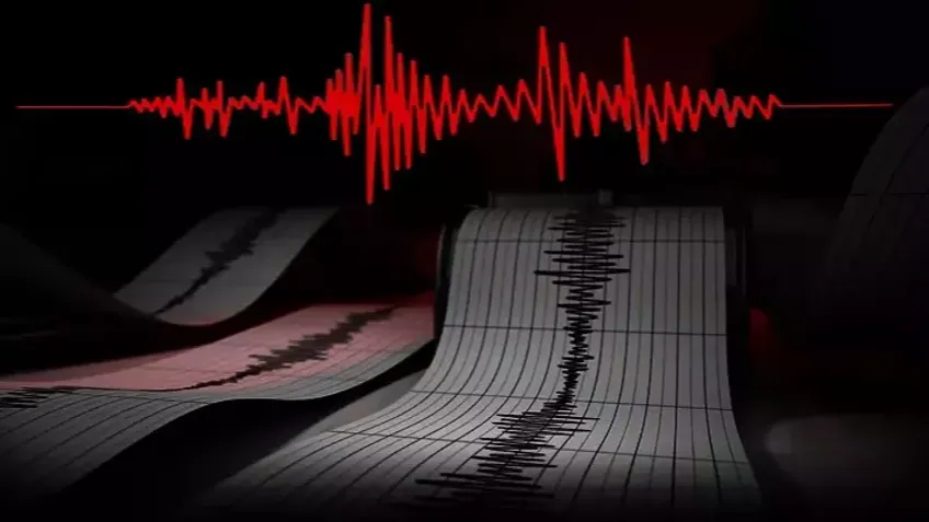 Sındırgı’da 4.3’lük deprem korkuttu