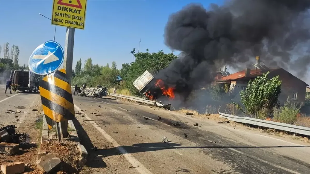 Konya’da feci kaza: 3 kişi yaşamını yitirdi