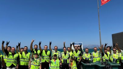 Ülkü Ocakları’ndan İzmir Sahillerinde Eş Zamanlı Temizlik