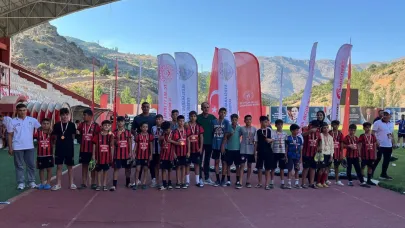 HAKKARİ, ULUSLARARASI “TEK YÜREK FUTBOL CUP TURNUVASI”NA EV SAHİPLİĞİ YAPMAYA HAZIRLANIYOR