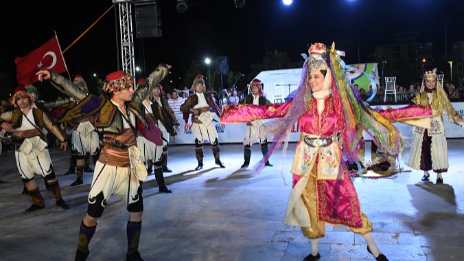 Torbalı’da 8 Ülke Tek Sahneye Çıktı