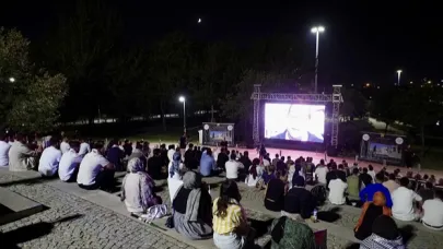“Gazze İçin Perde Açılıyor” belgeseli İzmir’de gösterildi