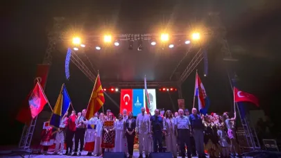 Balkan Dansları Festivali İzmir’de Renkli Devam Ediyor