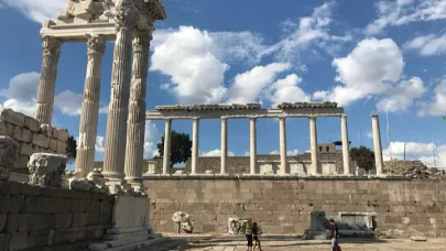 Baraner: Türkiye Turizmi Günü Kurtarıyor, Geleceğini Kaybediyor