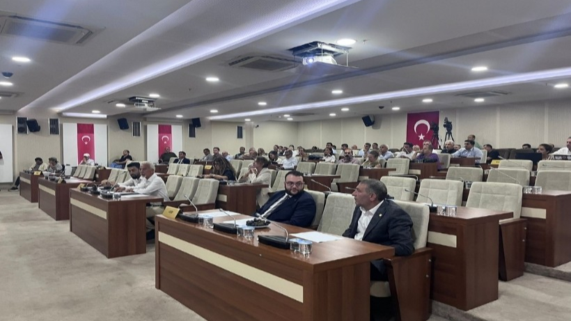 Karabağlar’da Meclis Krizi