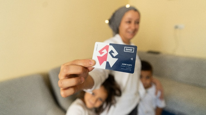 Anne Kart annelerin yüzünü güldürüyor