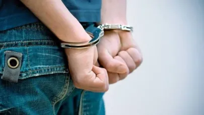 İzmir’de bir kişinin öldürülmesine ilişkin 2 şüpheli tutuklandı