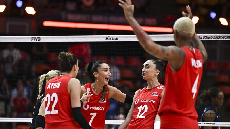 Filenin Sultanları tarih yazdı: Yarı finaldeyiz!