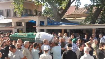 İzmir’de düşen eğitim uçağında hayatını kaybeden pilot toprağa verildi
