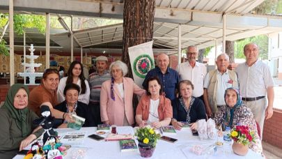 Yazar Emine Ataman Koç İmza Töreninde Sevenleri Buluştu