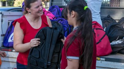 Güzelbahçe’de 2500 Öğrenciye Çanta ve Kırtasiye Desteği