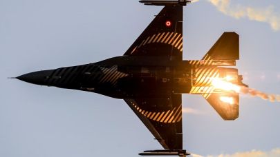 İzmir’de Kurtuluşun 103. Yılı Gökyüzünde ve Karada Coşkuyla Kutlandı