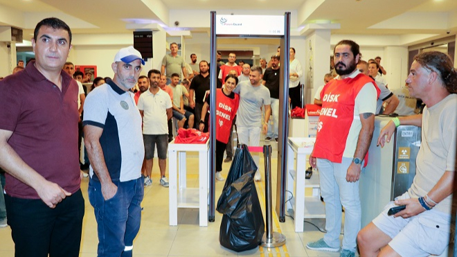 Buca Belediyesi’nde işçilerden maaş isyanı