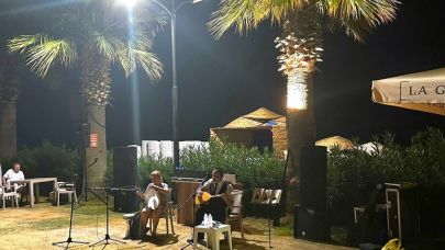 Menderes’in Sanatçı Muhtarı Bahar Bilecen Sahneye Çıkıyor