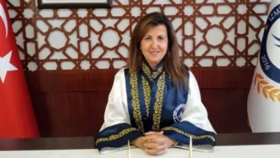 Prof. Dr. Tunçsiper’den İzmir Demokrasi Üniversitesi’ne Veda