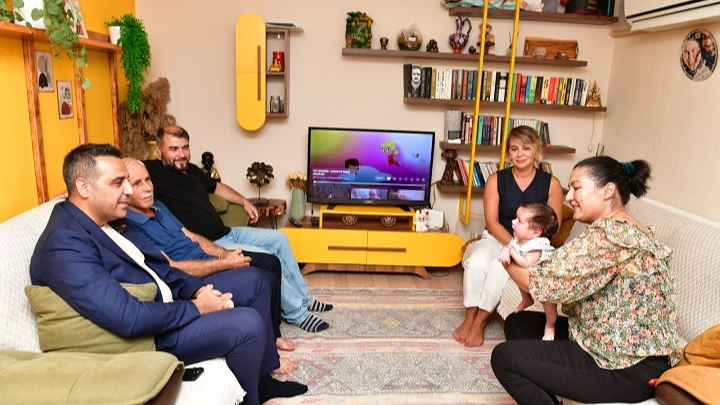 Çiğli Belediyesi’nden “Hoş Geldin Bebek” desteği