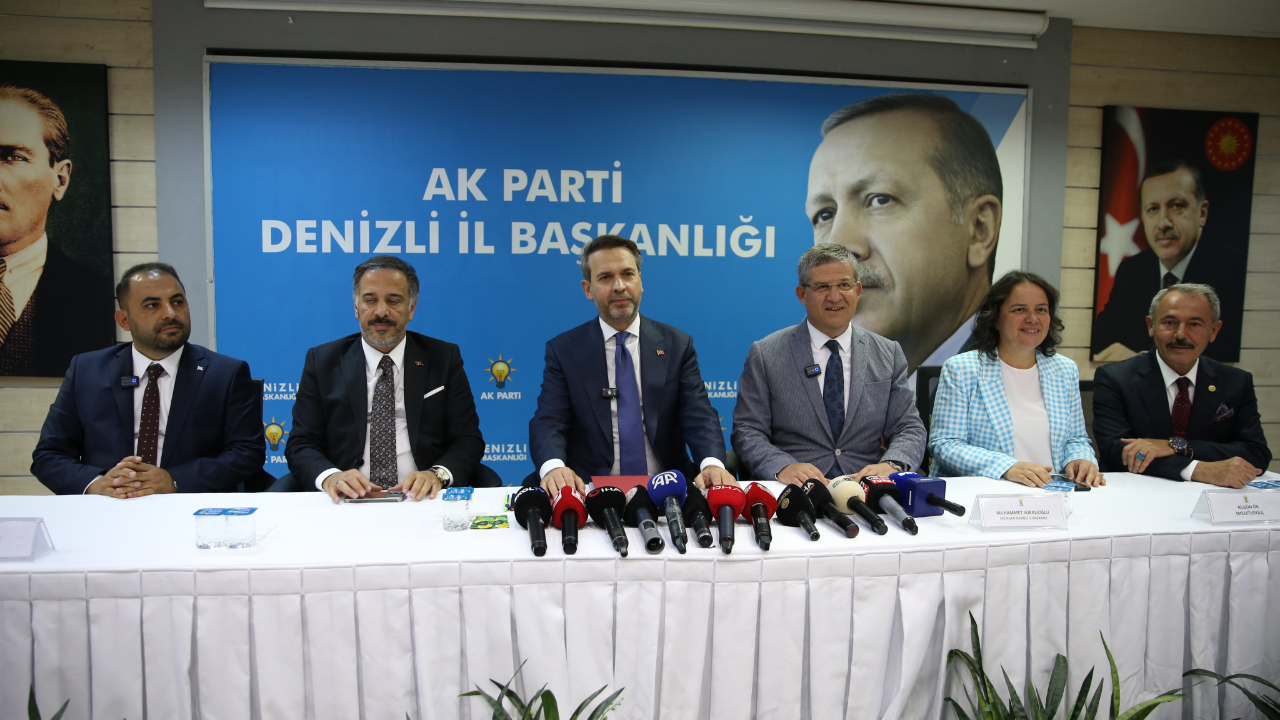 Bakan Bayraktar Denizli’de AK Parti İl Başkanlığını Ziyaret Etti