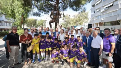 Taçsız Kral Metin Oktay Konak’ta Anıldı