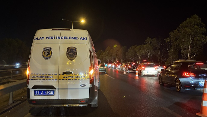 İzmir’de motosiklet bariyere çarptı: Sürücü öldü