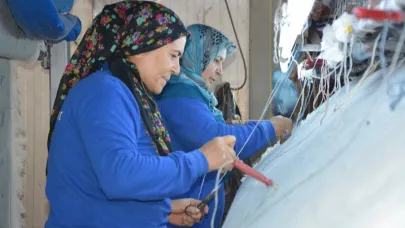 Demirci Halıları Dünyanın Gözdesi