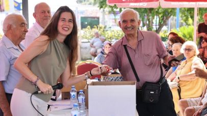 Başkan Denizli, Çeşme’de 32 Yıllık Tapu Sorununu Çözdü