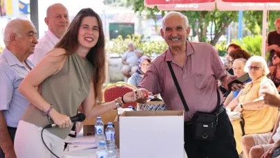Başkan Denizli, Çeşme’de 32 Yıllık Tapu Sorununu Çözdü