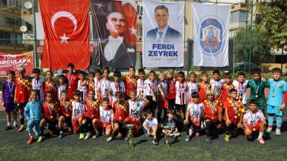 Efes Selçuk’ta Ferdi Zeyrek Turnuvası Coşkusu