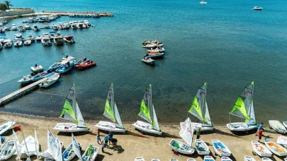 Seferihisar’da 9 Eylül Coşkusu Yelkenlerle Taçlandı