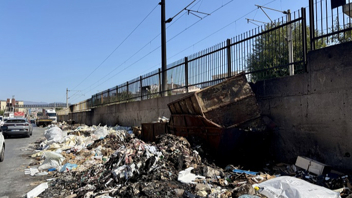 İzmir’de Çöp Dağları ve Yangınlar Vatandaşı İsyan Ettirdi