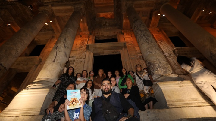 Efes’te Engelsiz Gece Yolculuğu