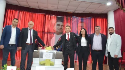 Gördes CHP İlçe Kongresinde Gökhan Koyunlu Başkan Seçildi