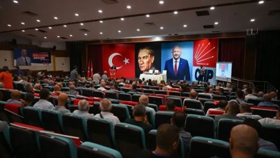 CHP Konak İlçe Başkanlığı’na Serkan Kalmaz seçildi