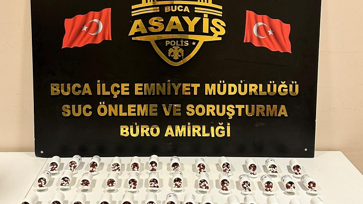 Buca’da evde 2 bin 246 sentetik ecza ele geçirildi