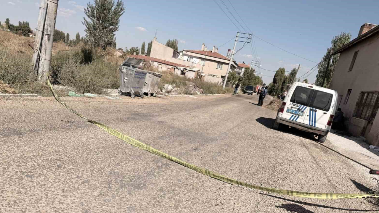 Afyonkarahisar’da yaktığı otlara düşen yaşlı adam öldü