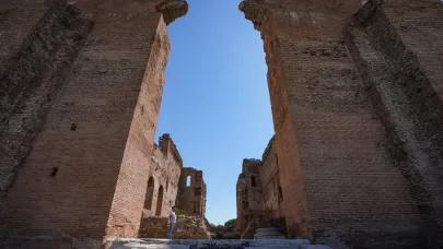 Pergamon’un Kızıl Avlu’su Restorasyonla Ziyarete Açılıyor
