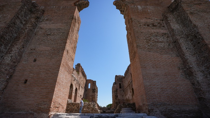 Pergamon’un Kızıl Avlu’su Restorasyonla Ziyarete Açılıyor