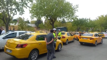 Manisa’da korsan taksici taksiciler tarafından yakalandı