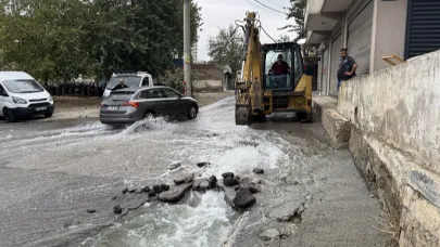 Patlayan Su Borusu Mahalleliyi Çileden Çıkardı