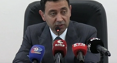 Bayraklı üvey evlat mı?