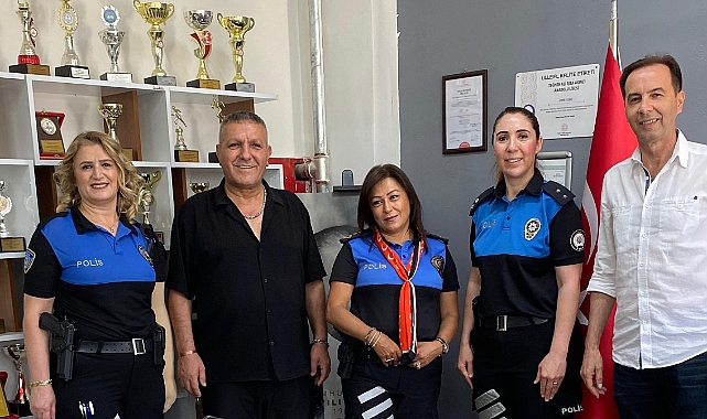 Gençlerimize Güven, Geleceğimize Umut: İzmir Emniyeti Okullarda!